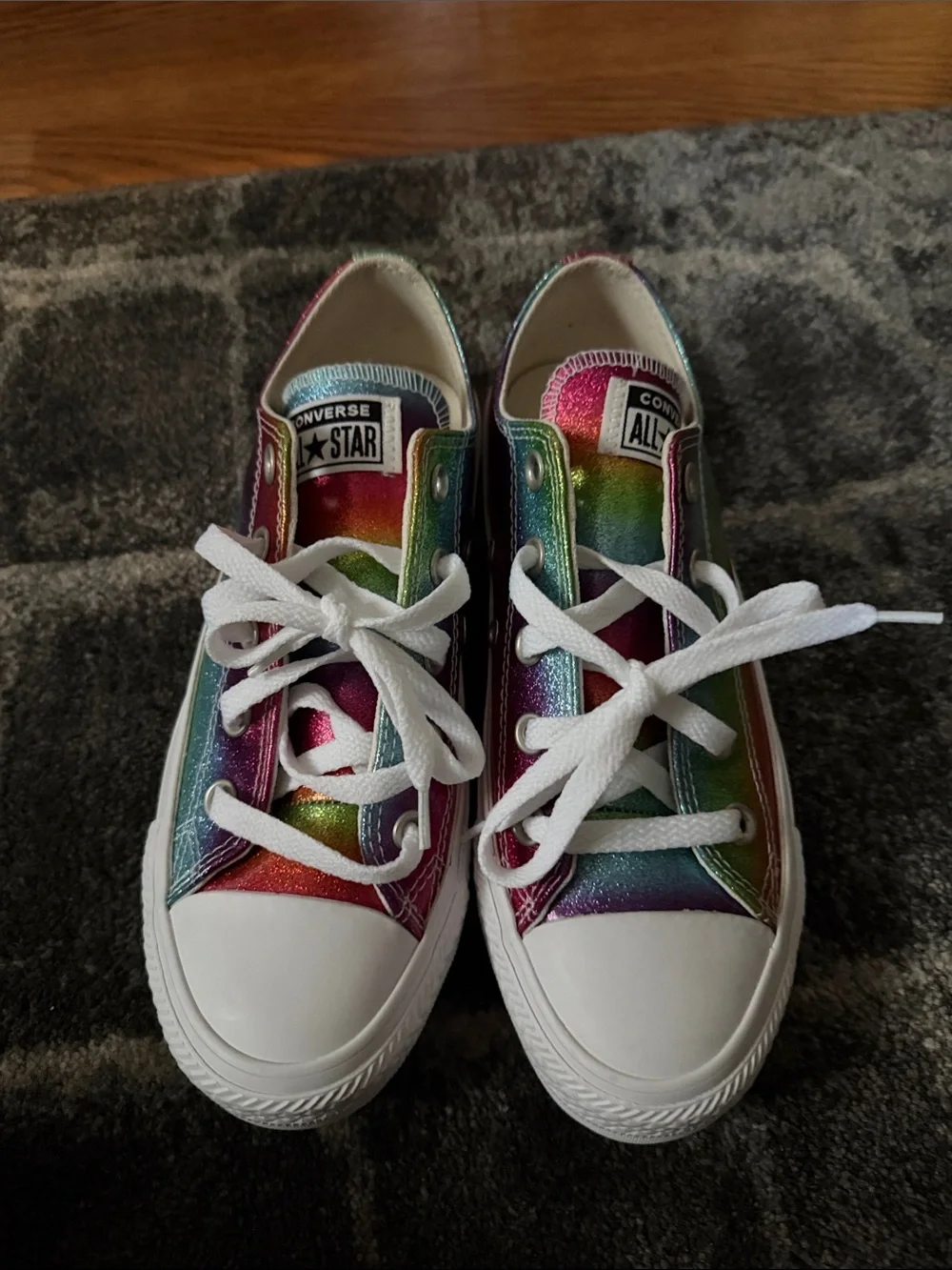 Converse low top